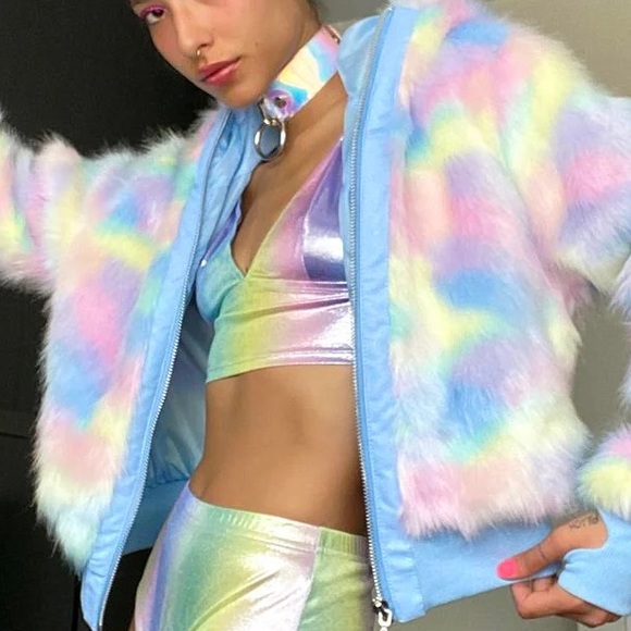 Faux fur candy pastel rainbow ombré hooded jacket size medium - Picture 5 of 6